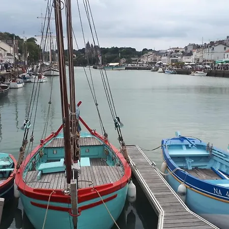 Studio * بورنيك