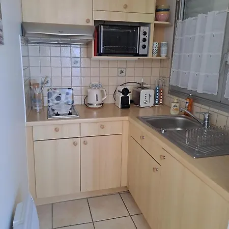 Studio Apartment *